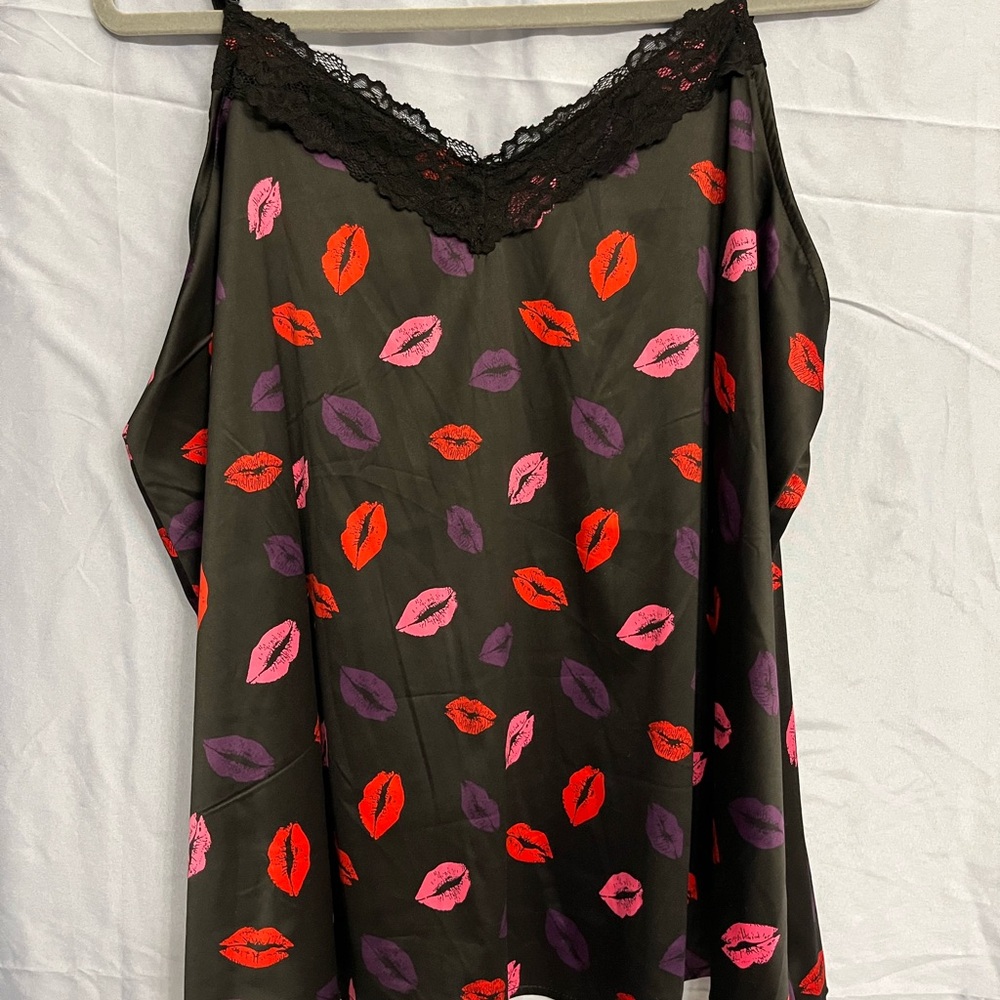 Lips Print Satin Camisole with Lace Trim